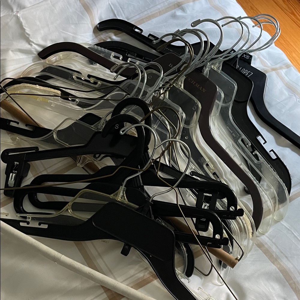 20+ Wire and Plastic Hangers